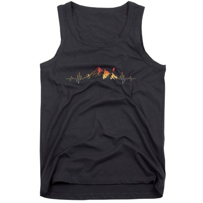 Ski Vintage Skier Heartbeat Mountains Retro Skiing ECG Gift For Skiers Tank Top