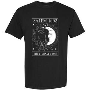 Salem Witch 1692 They Missed One Halloween Witch Costume Black Cat Garment-Dyed Heavyweight T-Shirt