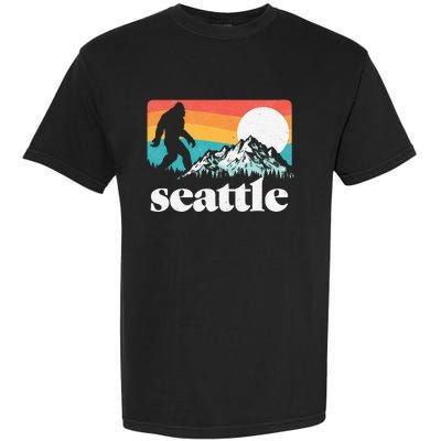 Seattle Washington Bigfoot Mountains Retro Distressed 80s Garment-Dyed Heavyweight T-Shirt