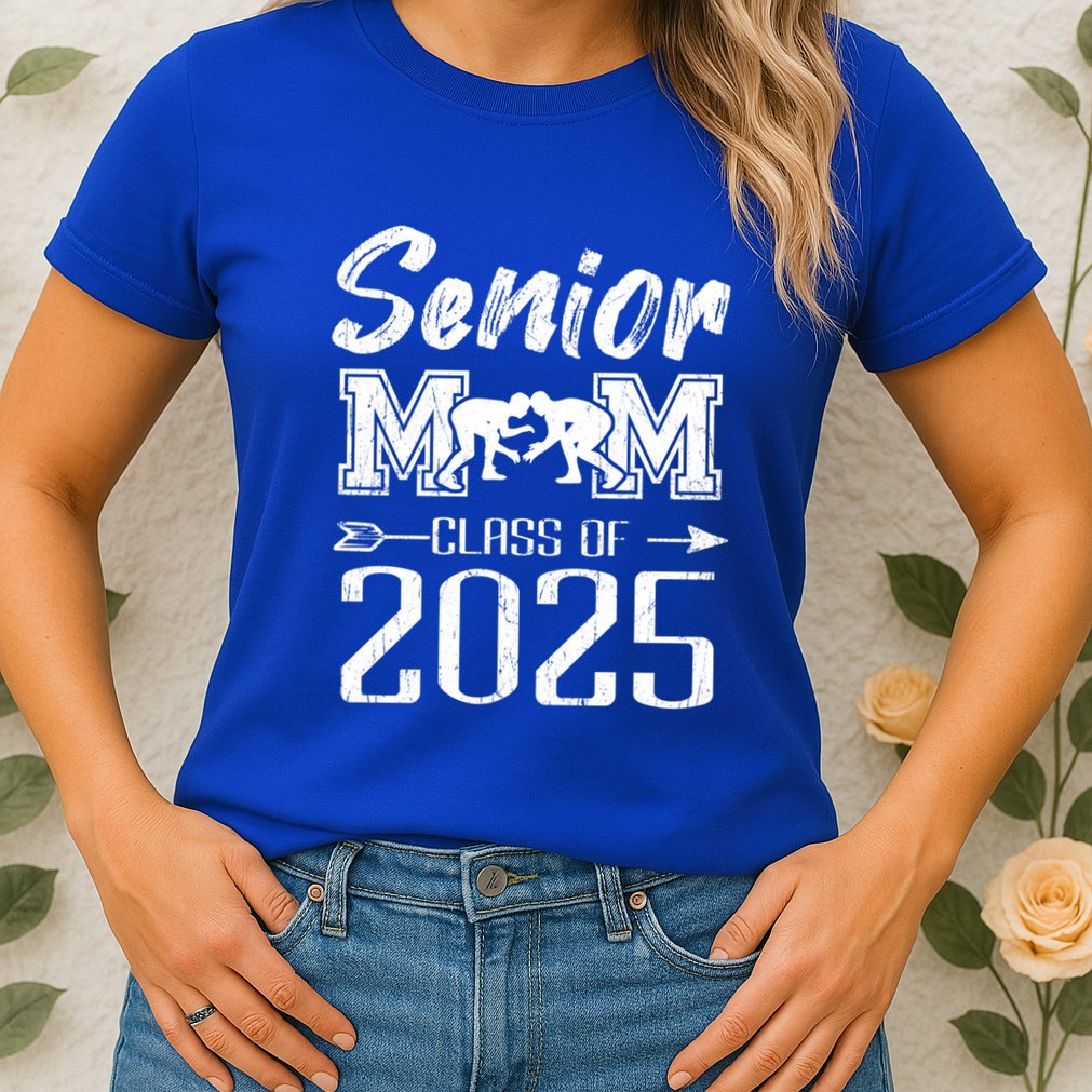 Senior Wrestling Mom Class Of 2025 Graduation Cool Gift Womens T-Shirt