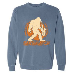 Saxsquatch Yeti Playing Saxophone Pun Musician Sax Garment-Dyed Sweatshirt