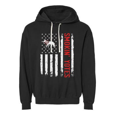 Smokin Yotes Vintage Us Flag Coyote Hunter Hunting Yotes Garment-Dyed Fleece Hoodie