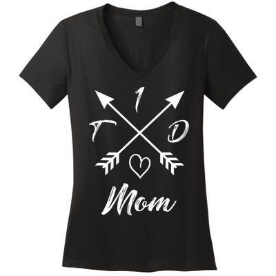 Type 1 Diabetic Mom T1D Diabetes Awareness Gifts  Women's V-Neck T-Shirt