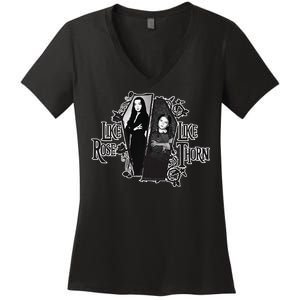 The Addams Family TV Series – Mothers Day Morticia Wednesday Women's V-Neck T-Shirt