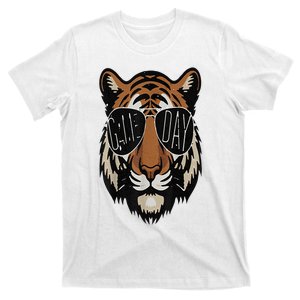 Touchdown American Football Game Day Thanksgiving Tiger Cool T-Shirt