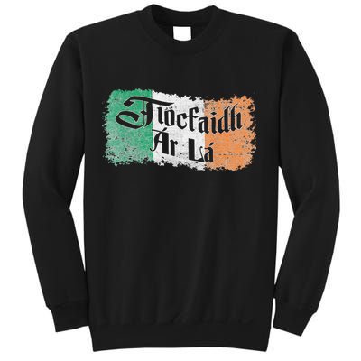 Tiocfaidh Ar La - Vintage Ireland Irish Flag Sweatshirt