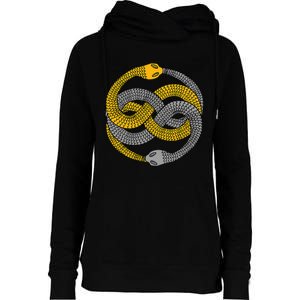 The Auryn Medallion Womens Funnel Neck Pullover Hood