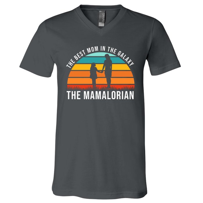 The Best Mom In The Galaxy The Mamalorian Retro Sunset V-Neck T-Shirt