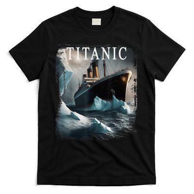 Titanic Boat Vintage Cruise Ship Sailing in 1912 hit Iceberg T-Shirt