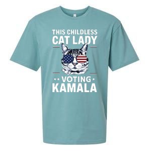 This Childless Cat Lady Is Voting Kamalaharris 2024 Sueded Cloud Jersey T-Shirt