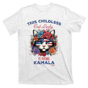 This Childless Cat Lady Ladies Is Voting For Kamalaharris T-Shirt