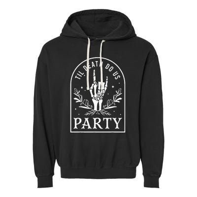 Til Death Do Us Party Retro Halloween Bachelorette Matching Garment-Dyed Fleece Hoodie