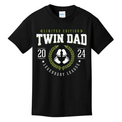 Twin Dad Est 2024 Twin Dad To Be Gifts New Daddy Viii Kids T-Shirt