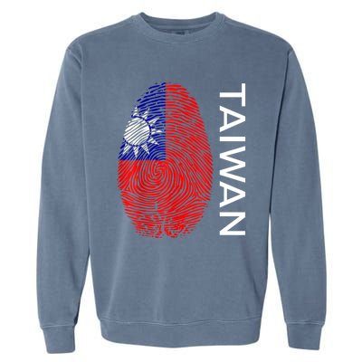 Taiwanese Dna Fingerprint Flag Taiwan Gift Garment-Dyed Sweatshirt