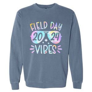 Tie Dye Field Day Vibes Funny For Teacher Field Day 2024 Garment-Dyed Sweatshirt