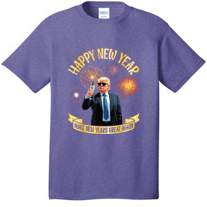 Trump Drinking Happy New Year Make New Years Great Again T-Shirt