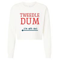 Tweedle Dum IM With Dee Couple & Friends Funny Lazy Costume Gift Cropped Pullover Crew