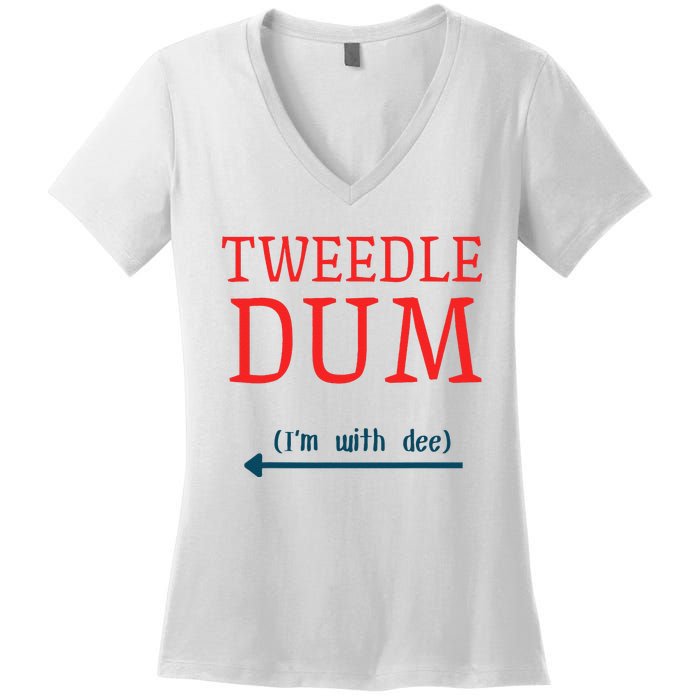 Tweedle Dum IM With Dee Couple & Friends Funny Lazy Costume Gift Women's V-Neck T-Shirt