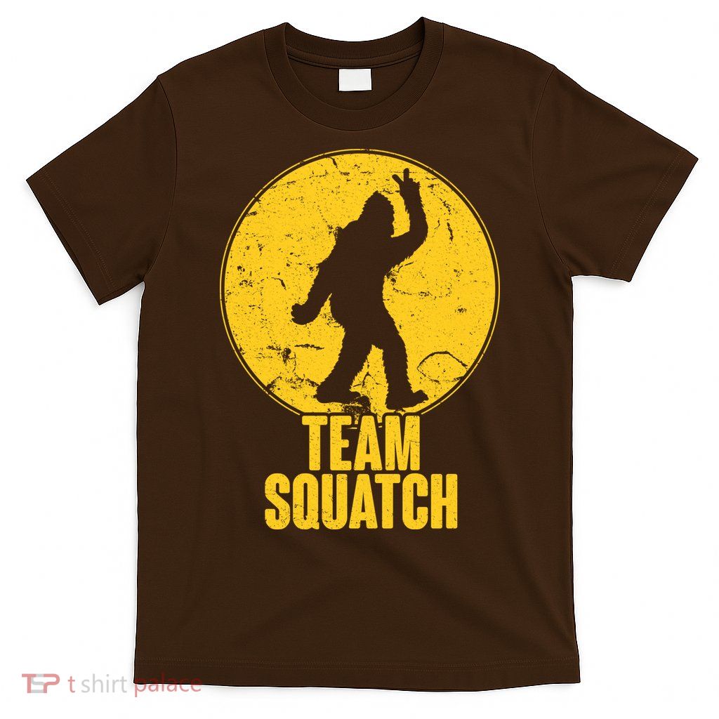 Team Squatch Bigfoot Sasquatch T-Shirt
