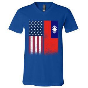 Taiwanese Flag Gift Usa And Taiwan Flags Proud Taiwan Gift V-Neck T-Shirt