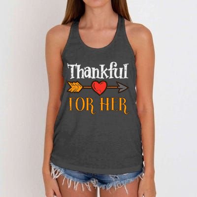 Thankful For Her Arrow Thanksgiving Matching Couple Women's Knotted Racerback Tank