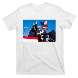 Trump Fist Pump Assassination Attempt Picture 2024 T-Shirt