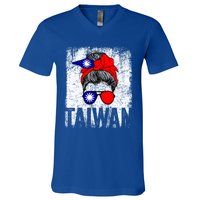 Taiwan Flag Taiwanese Retro Vintage Cute Meaningful Gift V-Neck T-Shirt