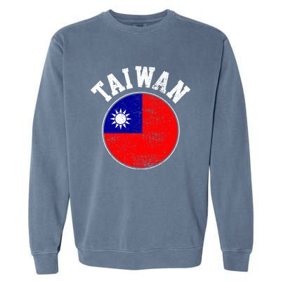 Taiwan Flag Vintage Gift Garment-Dyed Sweatshirt