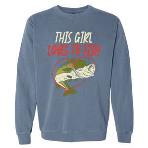 This Girl Loves To Fish Bass Fishing Family Matching Gift Garment-Dyed Sweatshirt