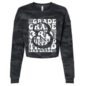 Typography Groovy Third Grade Teacher Back To School Cropped Pullover Crew