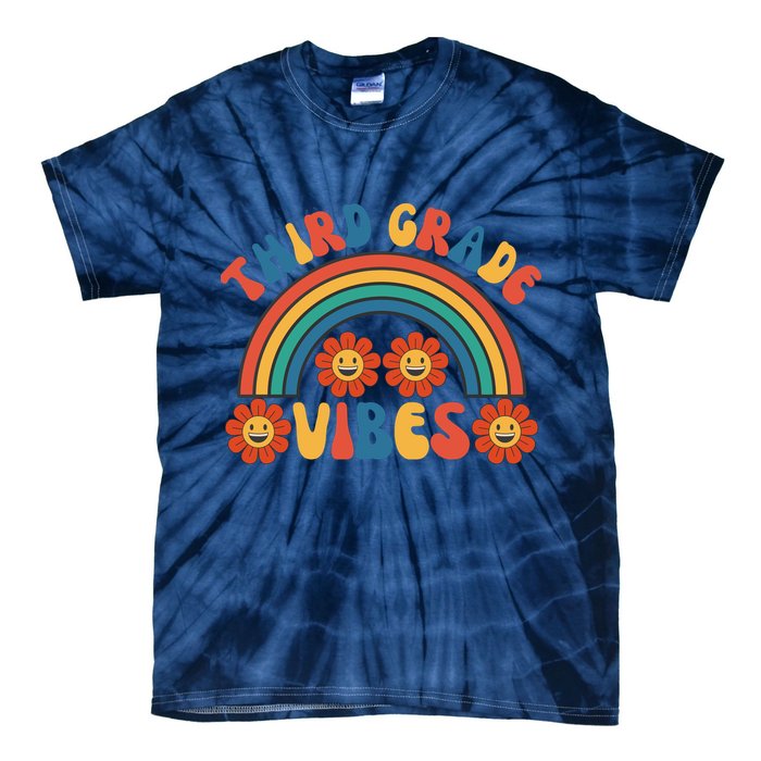 Third Grade Vibes Retro Groovy Third First Day Of School Tie-Dye T-Shirt