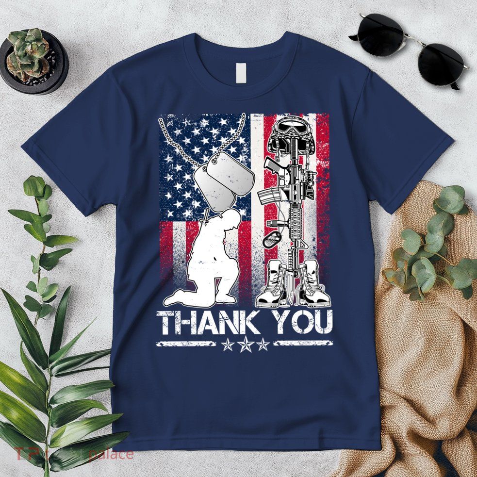 Thank You Memorial Day Distressed Flag Kneeling Soldier Premium T-Shirt