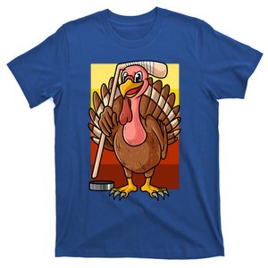 Turkey Holding Hockey Stick Love Turkey And Hockey Season Gift T-Shirt