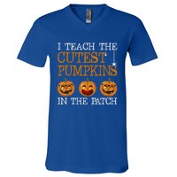 Teacher Halloween I Teach The Cutest Pumpkins In The Patch Cool Gift V-Neck T-Shirt