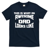 This Is What An Awesome Dad Looks Like Retro T-Shirt