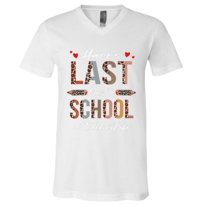 Teacher Happy Last Day Of School Summer Funny Leopard V-Neck T-Shirt