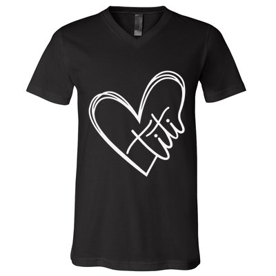 Titi Heart Minimalist Auntie Best Aunt Ever Gift V-Neck T-Shirt
