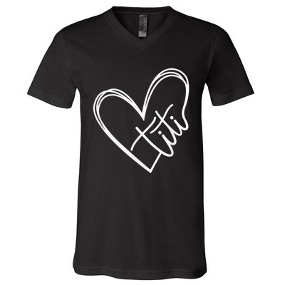 Titi Heart Minimalist Auntie Best Aunt Ever Gift V-Neck T-Shirt