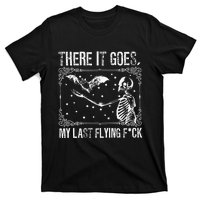 There It Goes My Last Flying Funny Halloween Skeleton Bat T-Shirt