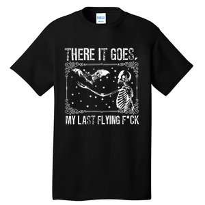 There It Goes My Last Flying Funny Halloween Skeleton Bat Tall T-Shirt