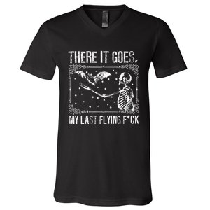 There It Goes My Last Flying Funny Halloween Skeleton Bat V-Neck T-Shirt