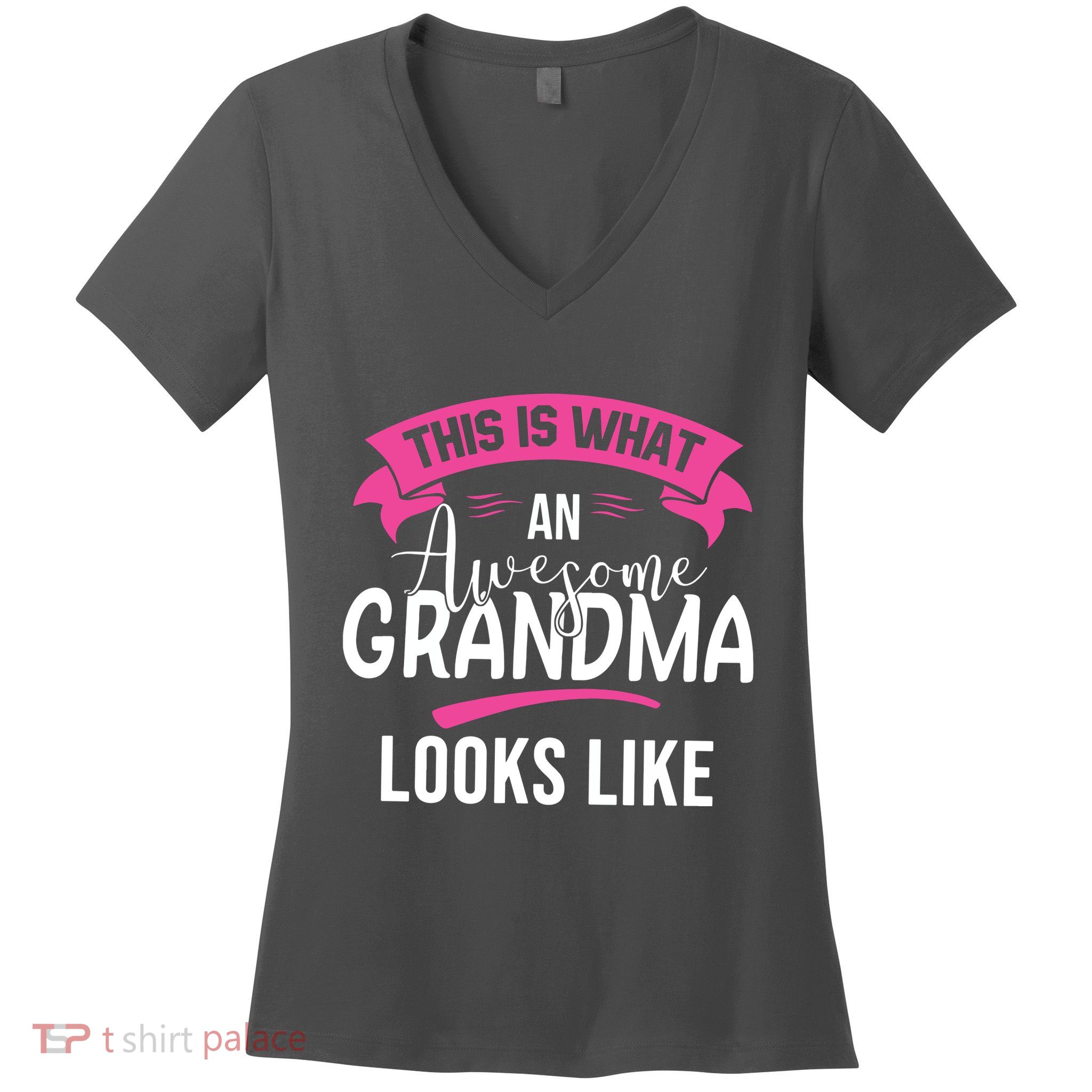 This Is What An Awesome Grandma Looks Like Grandma Gift Women's V-Neck T-Shirt