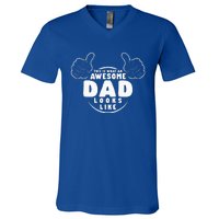 This Is What An Awesome Dad Looks Like V-Neck T-Shirt