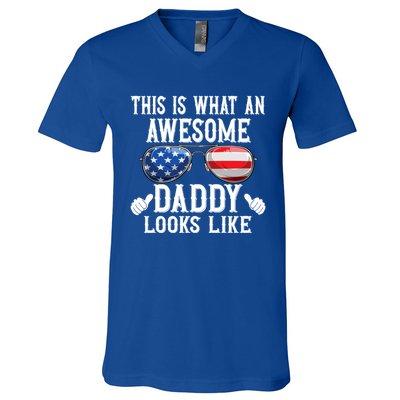 This Is What An Awesome Daddy Looks Like American Flag Usa V-Neck T-Shirt