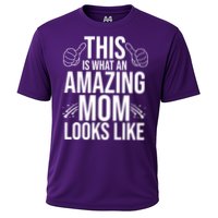 This Is What An Amazing Mom Looks Like Cooling Performance Crew T-Shirt