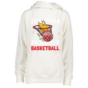 This Knows Her Basketball Gift Streetball Basketball Cool Gift Womens Funnel Neck Pullover Hood