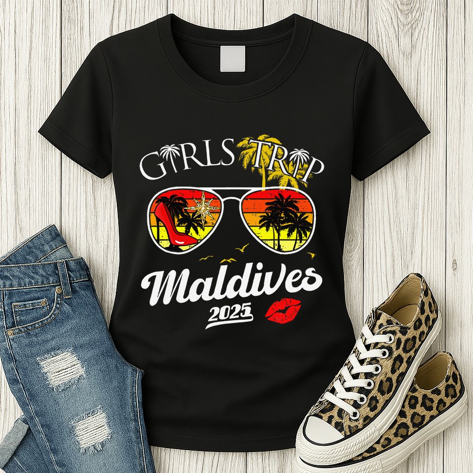 Trip Maldives 2025 Women Weekend Birthday Squad Womens T-Shirt