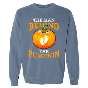 The Man Behind The Pumpkin Dad Soon Halloween Pregnancy Garment-Dyed Sweatshirt