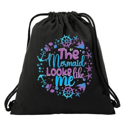 The mermaid looks like me black  quote Drawstring Bag