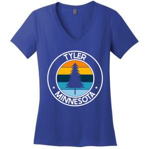 Tyler Minnesota Mn Usa City Pride Retro Sunset Gift Women's V-Neck T-Shirt